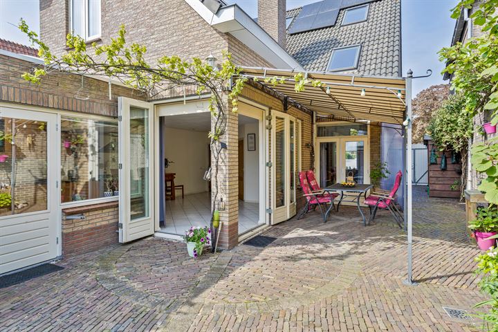 View photo 33 of Tramstraat 93