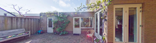 View 360° photo of Achtertuin of Tramstraat 93