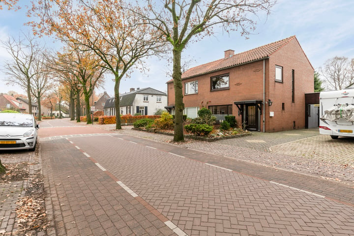 Bekijk foto 3 van St.-Lambertusstraat 24