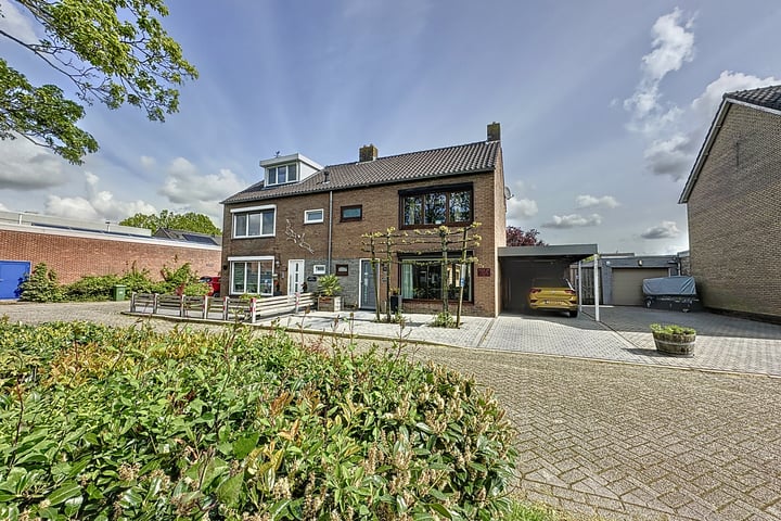 Bekijk foto 1 van Moormanstraat 10