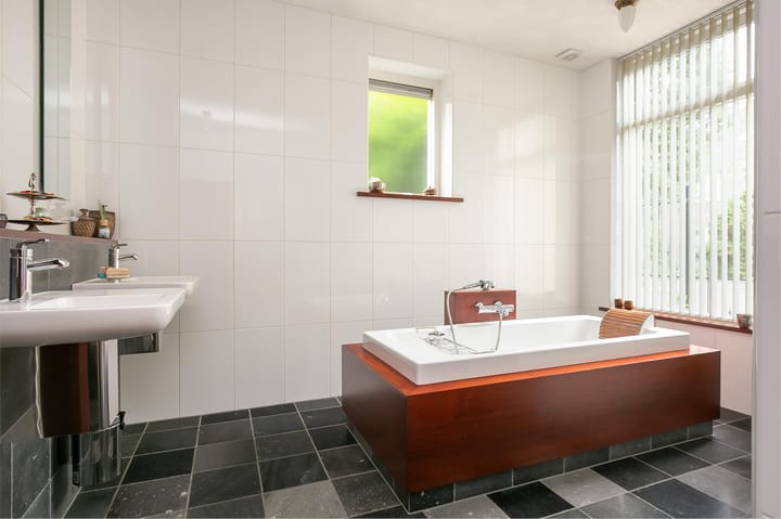 Photo 18 of Ir Sassenstraat 19