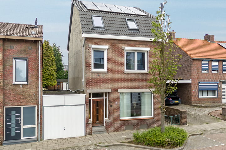 Bekijk foto 1 van Kampstraat 78