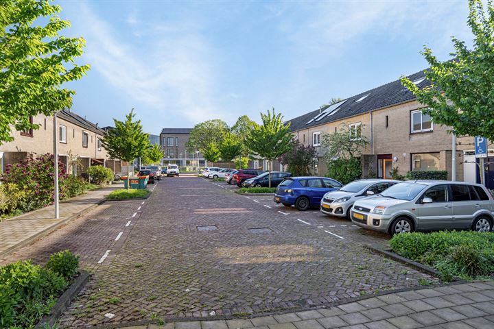 Bekijk foto 48 van Landsteinerstraat 11