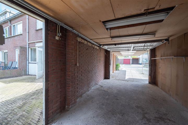 View photo 33 of Nederveldstraat 18