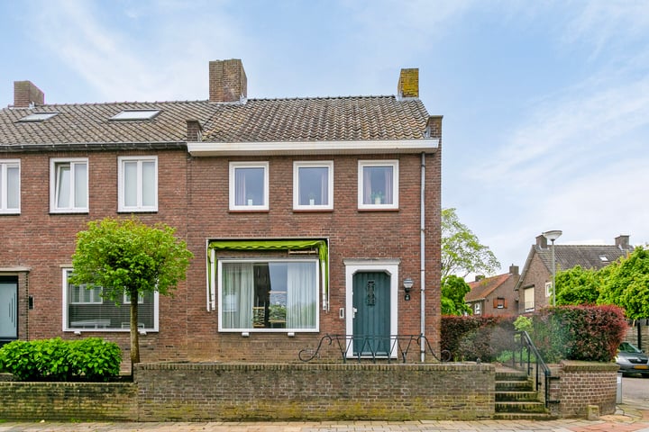 Bekijk foto 2 van Pastoor Vonckenstraat 45