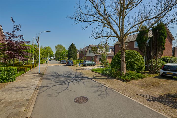 Bekijk foto 30 van Sportveldweg 14