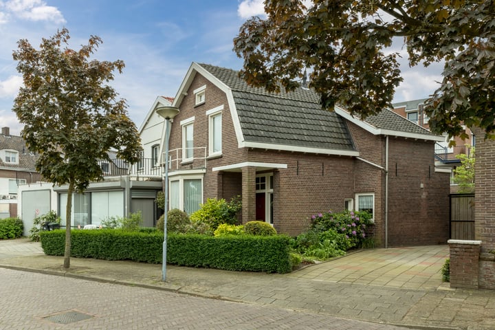 Bekijk foto 1 van St. Antoniusstraat 5