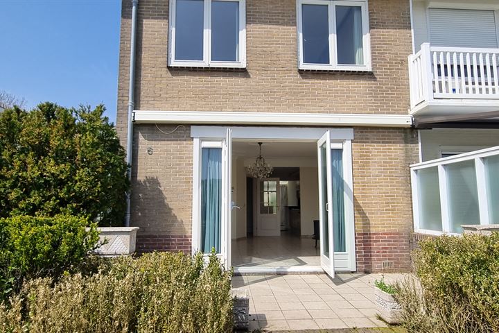 View photo 4 of Cort van der Lindenstraat 6