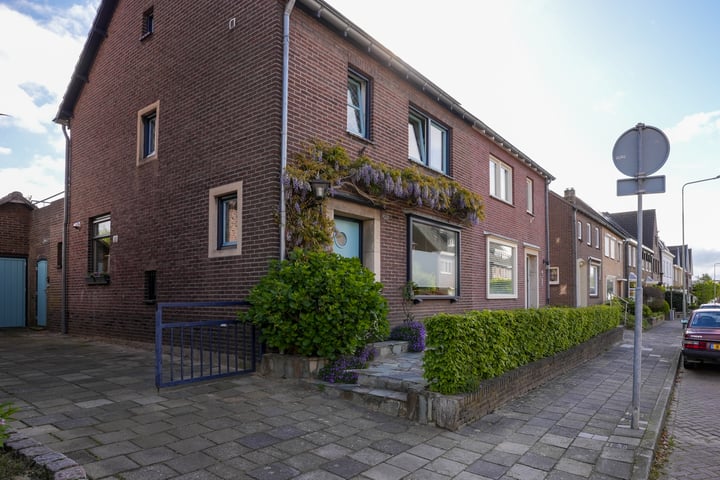 Bekijk foto 2 van Pastoor Vonckenstraat 38