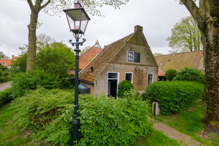 View photo 37 of Burgemeester Waldastraat 14