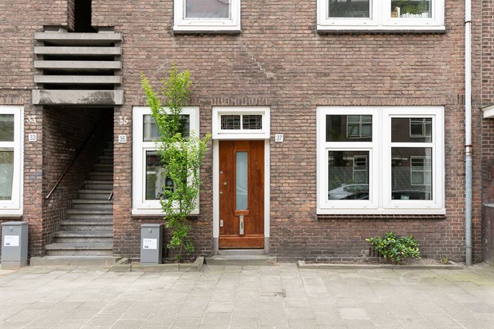 View photo 2 of Nickeriestraat 37