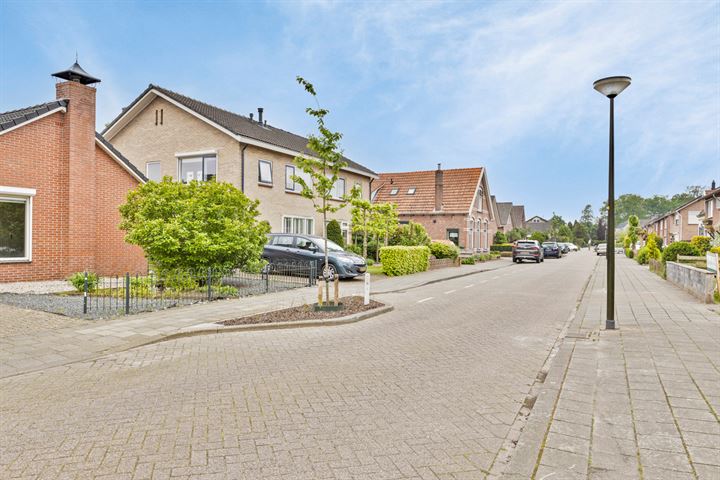 Bekijk foto 3 van Freule van Dorthstraat 65