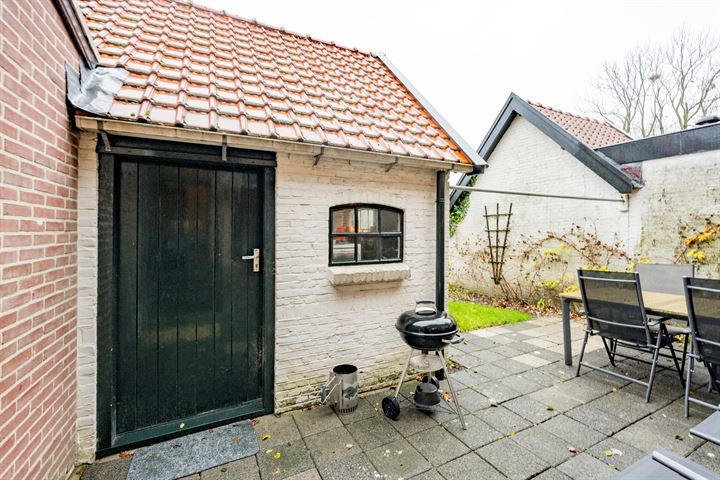 Bekijk foto 31 van Spoorstraat 10