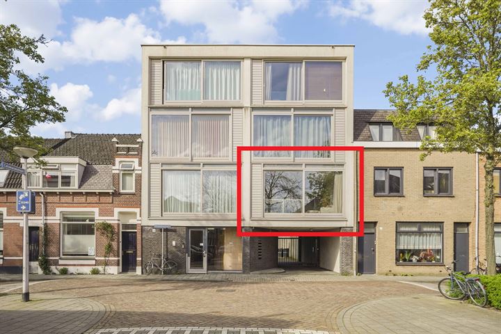 Bekijk foto 1 van Hoogvensestraat 81-A