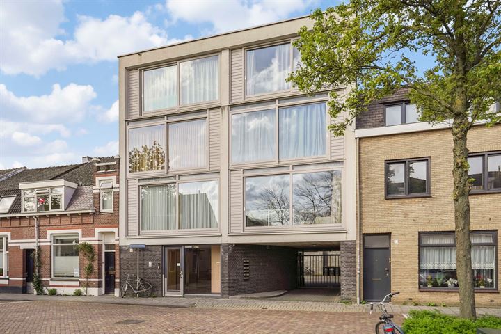 Bekijk foto 33 van Hoogvensestraat 81-A