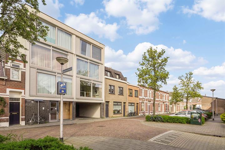 Bekijk foto 34 van Hoogvensestraat 81-A