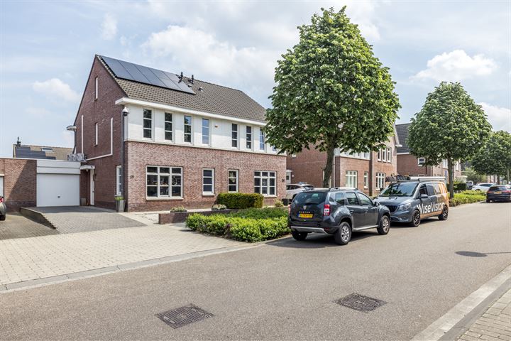 Bekijk foto 42 van Hermanstraat 29