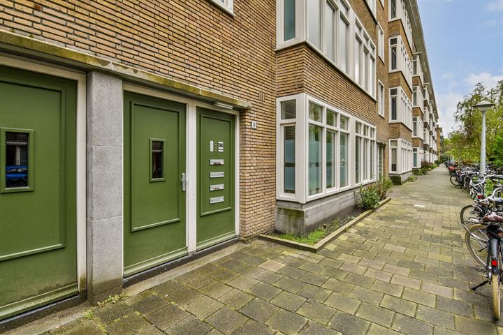 Bekijk foto 16 van Esmoreitstraat 56-1