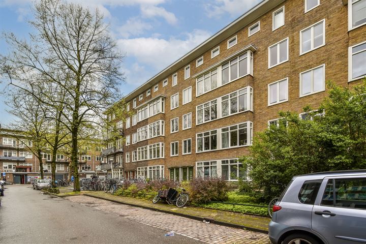 Bekijk foto 17 van Esmoreitstraat 56-1