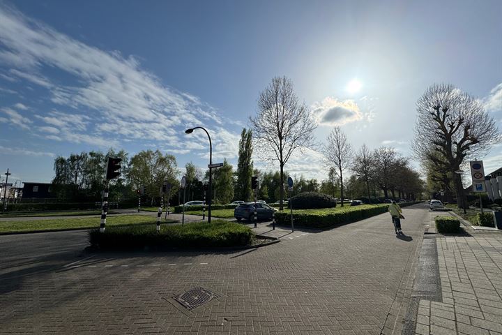 Bekijk foto 3 van Burgemeester van der Klokkenlaan 99