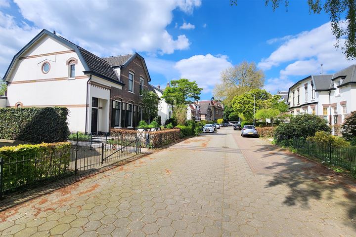 Bekijk foto 38 van Prins Hendrikstraat 17