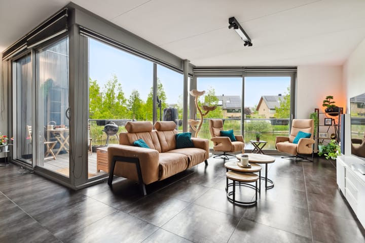 Foto 2 van Juwelenstraat 25