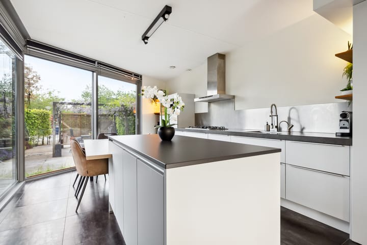 Foto 13 van Juwelenstraat 25