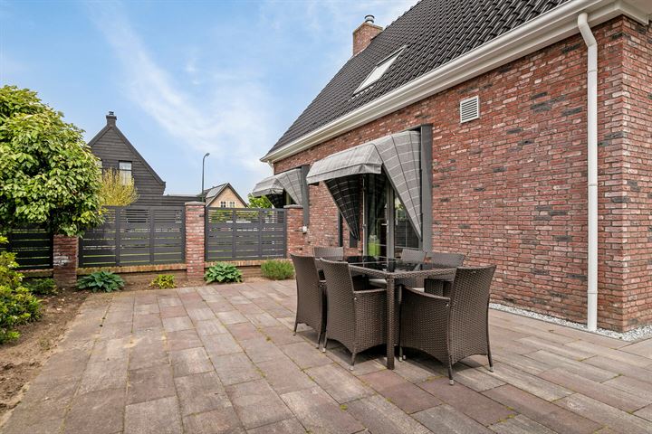 Bekijk foto 32 van Veerstraat 64