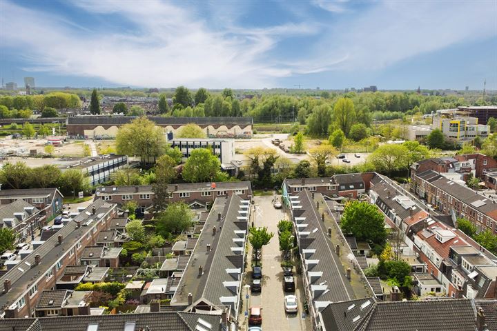 Bekijk foto 40 van Goudsbloemstraat 8