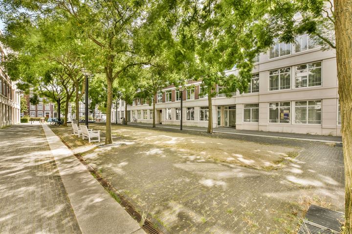 View photo 39 of Burgemeester De Monchyplein 10-0