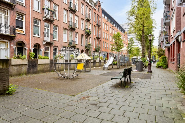 View photo 43 of Vrolikstraat 46-4