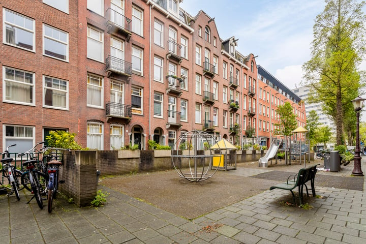 View photo 44 of Vrolikstraat 46-4