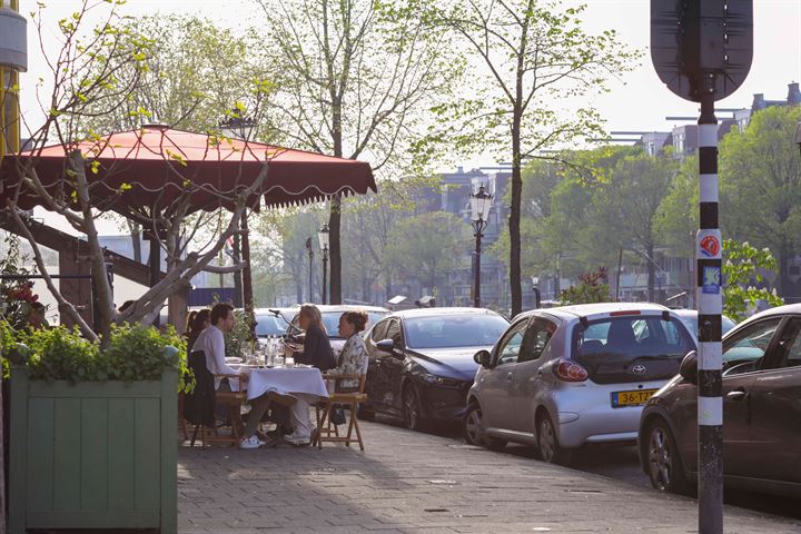 Bekijk foto 32 van Barentszplein 2-K