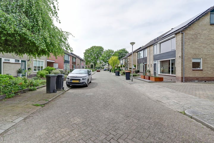 Bekijk foto 3 van Irisstraat 28