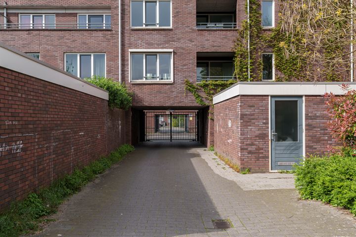 Bekijk foto 42 van Molukkenstraat 12