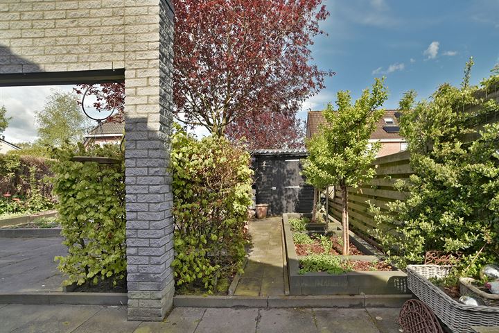 View photo 45 of Vincent van Goghstraat 9