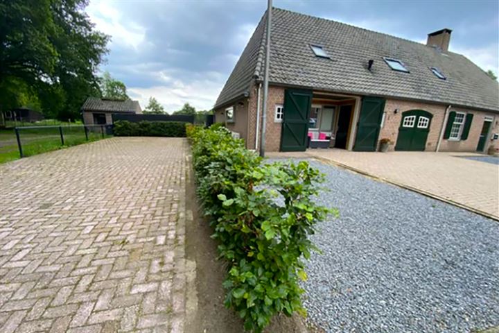 View photo 3 of Hoogeloonsedijk 15