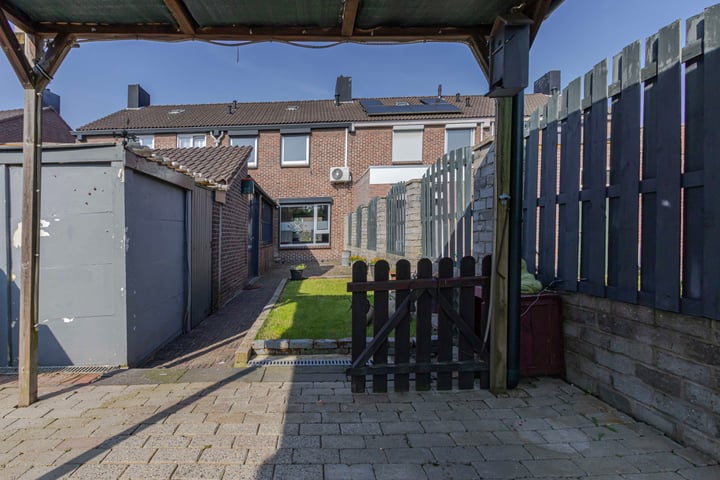 Bekijk foto 33 van St.Leonardusstraat 52