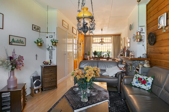 Foto 8 van Parallelweg 102