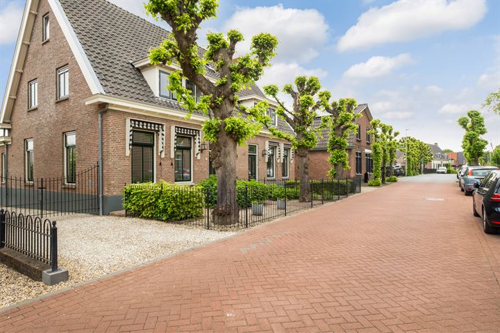 Bekijk foto 2 van Dorpsstraat 15