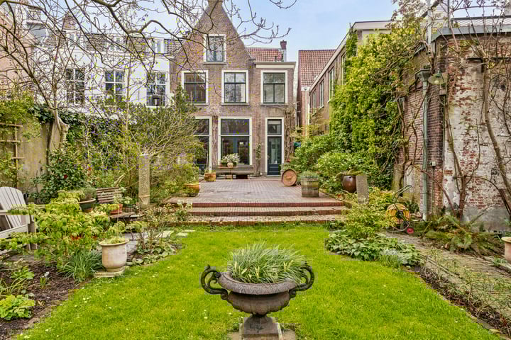 Hooglandse Kerkgracht 23