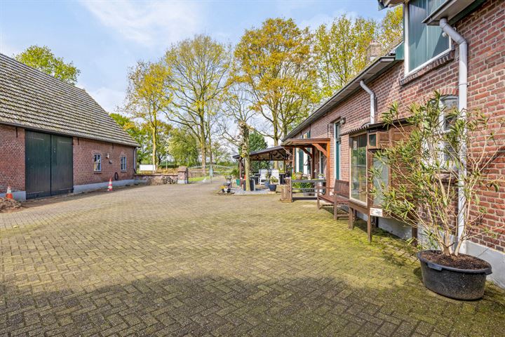 Bekijk foto 46 van Koolwijksestraat 2