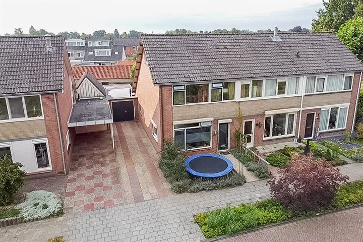 View photo 39 of Van Tydencampstraat 17