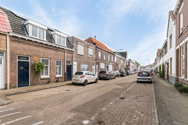 Bekijk foto 38 van Lovensestraat 136