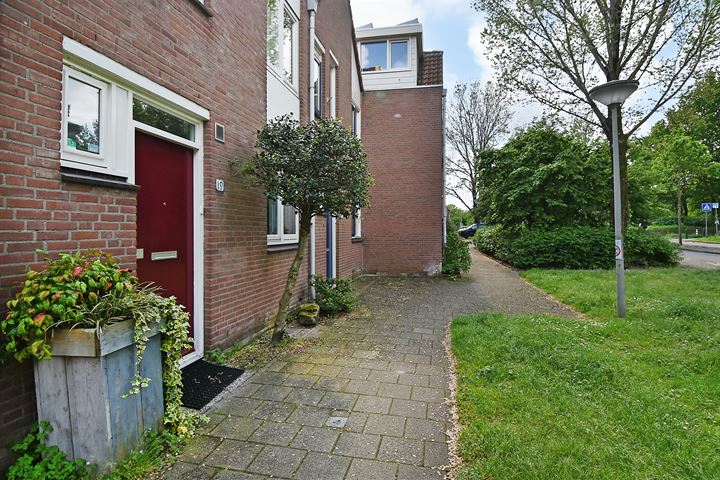 Bekijk foto 3 van Claude Debussystraat 19