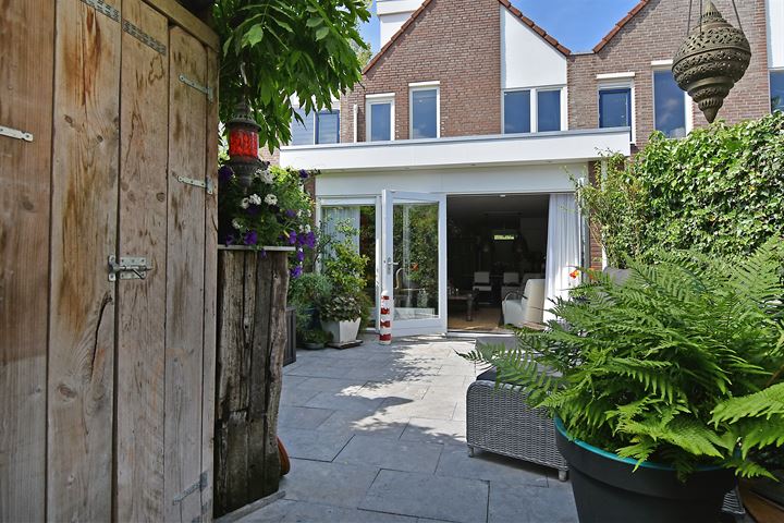 View photo 13 of Claude Debussystraat 19