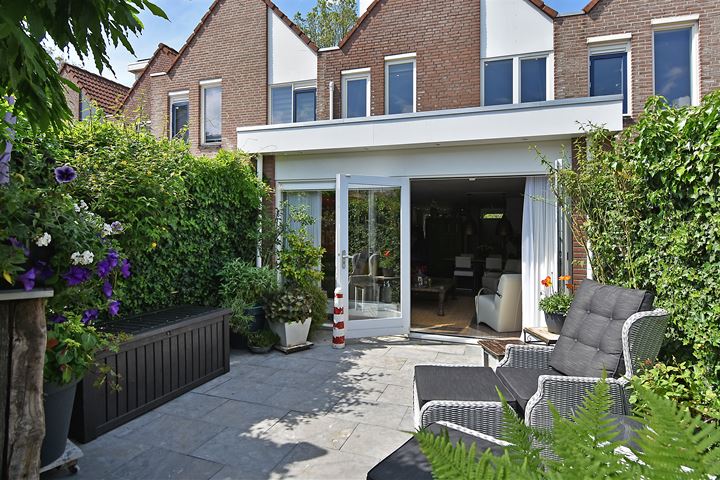 View photo 14 of Claude Debussystraat 19