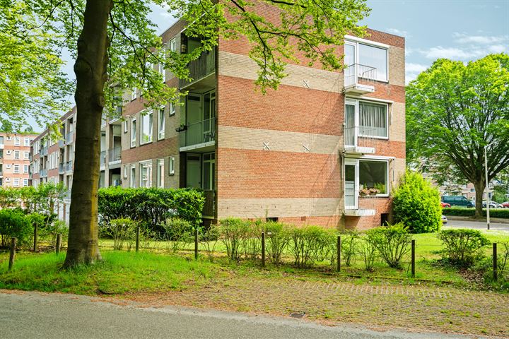 View photo 2 of Vossenlaan 448