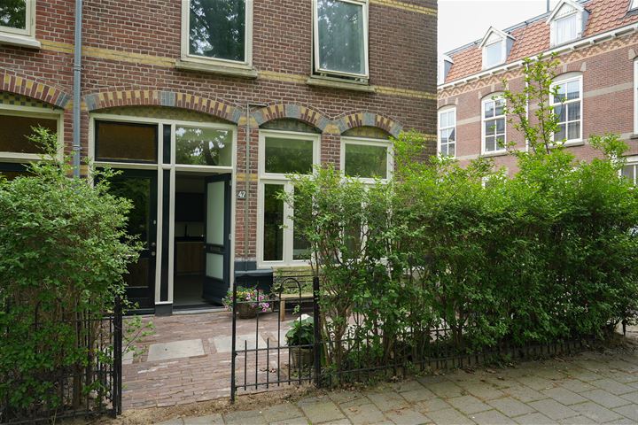 Bekijk foto 2 van Prins Bernhardstraat 47