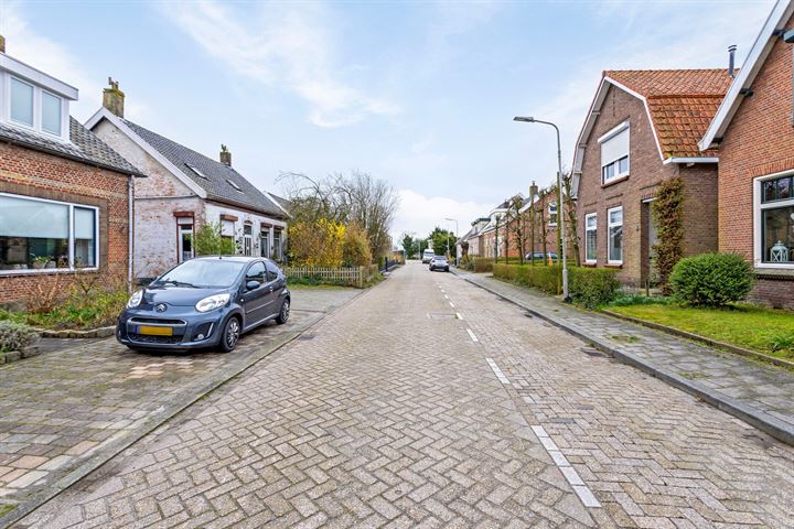 Bekijk foto 37 van Spoorstraat 10